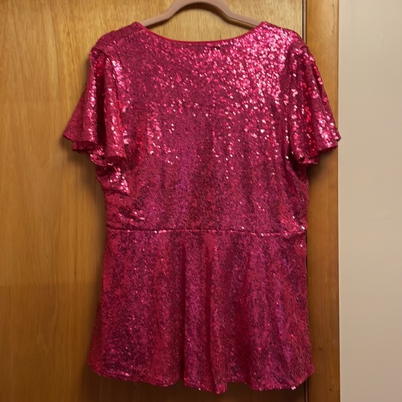 Gorgeous pink sequin top - Picture 2 of 3